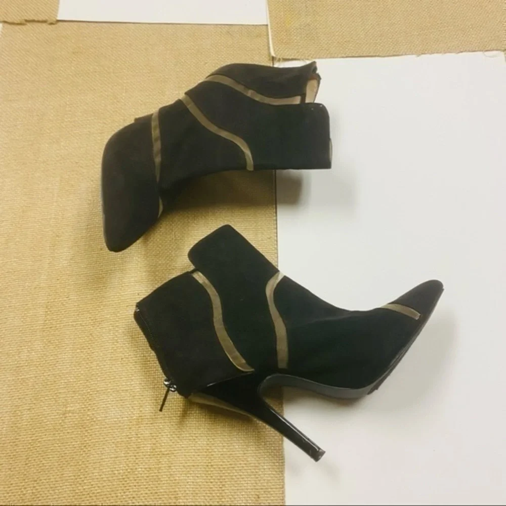 JustFab Black Suede Mireille Casual Booties, size 5.5M